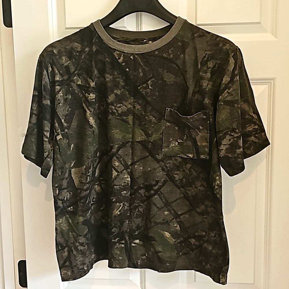 Men's Green Timber Short Sleeve T-Shirt with pocket, XL (see measurements)